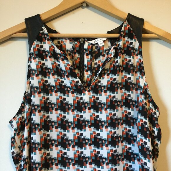 Two Tone Pixel & Faux Leather Shoulder Back Zipper Tank Top - Picture 3 of 13